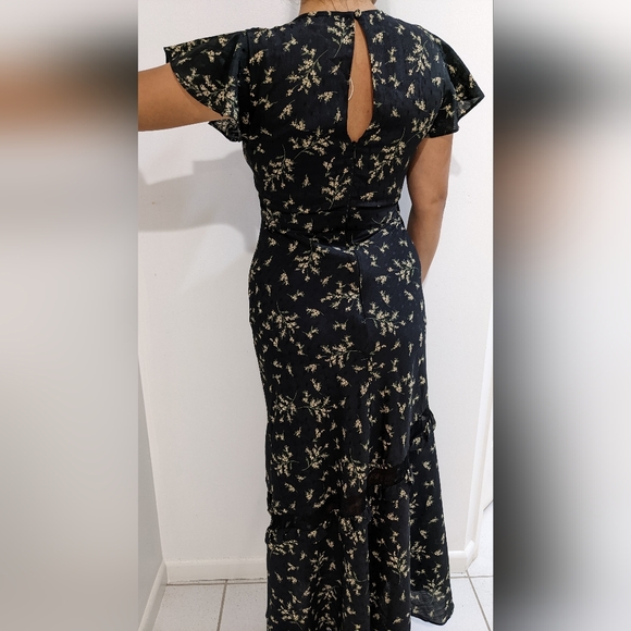 Forever New midi maxi black floral evening dress - Picture 4 of 7